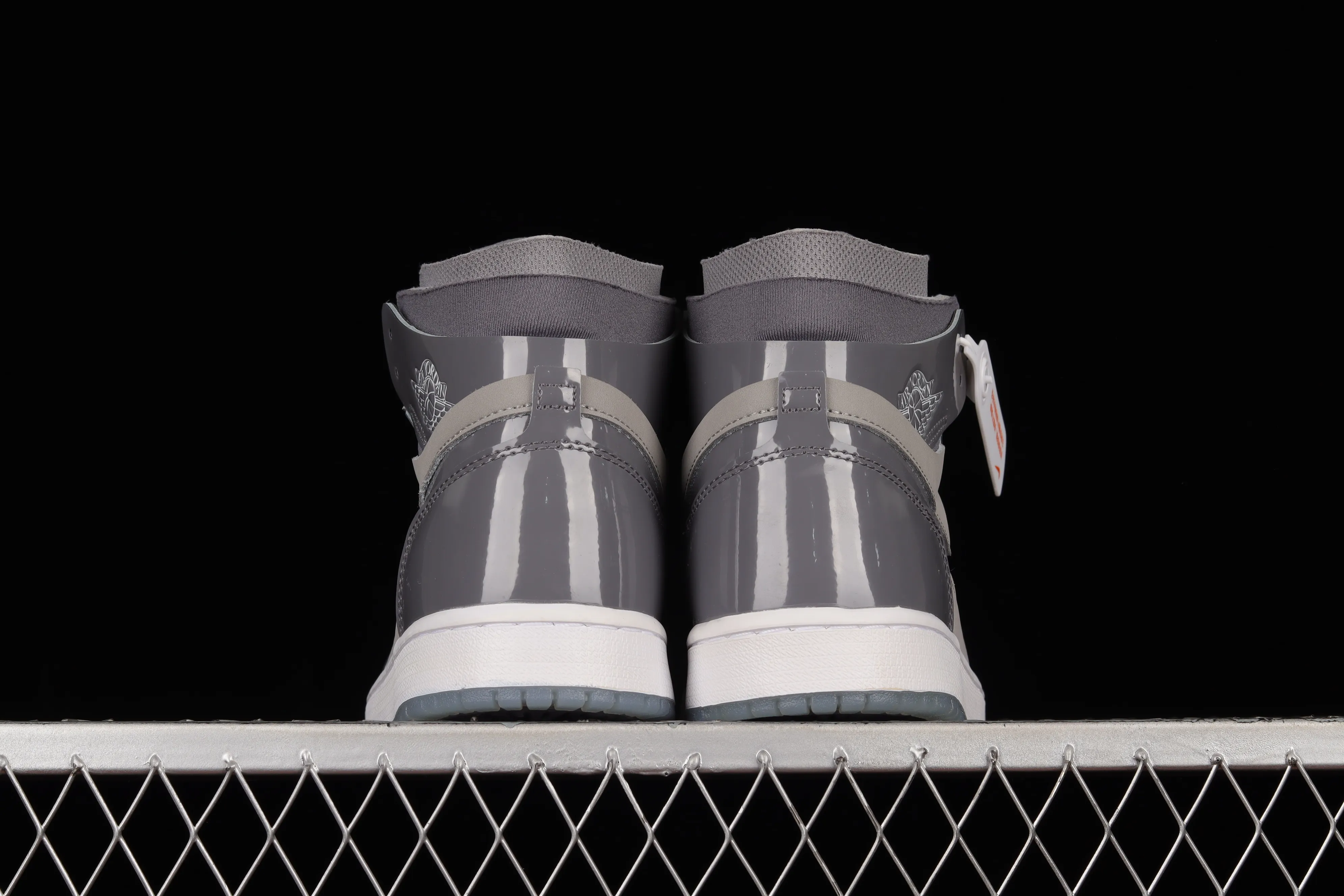 All categories Air Jordan Jordan series basketball shoes Air Jordan 1 High Air Jordan 1 Zoom CMFT AJ1 Joe 1 patent leather gray basketball shoes DQ0659-005